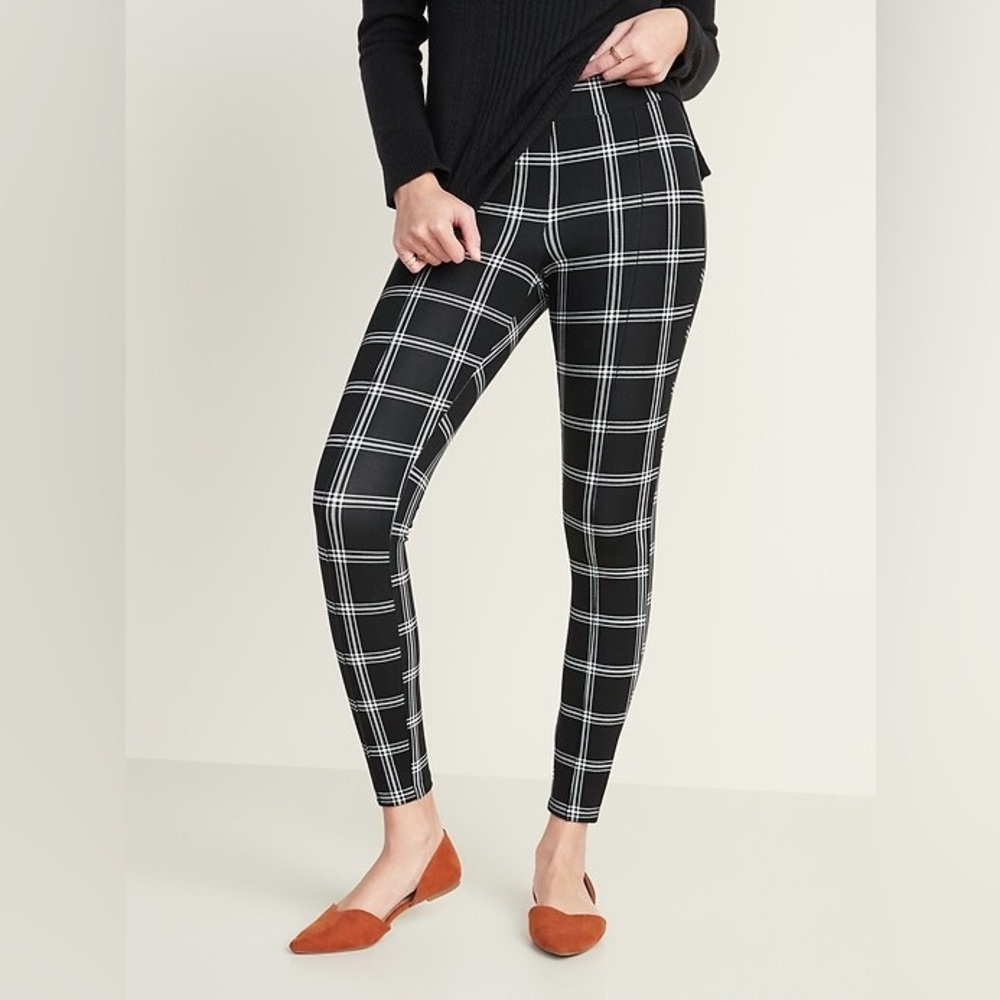 Moving Sale! Old Navy Stevie Black and White Plaid Leggings